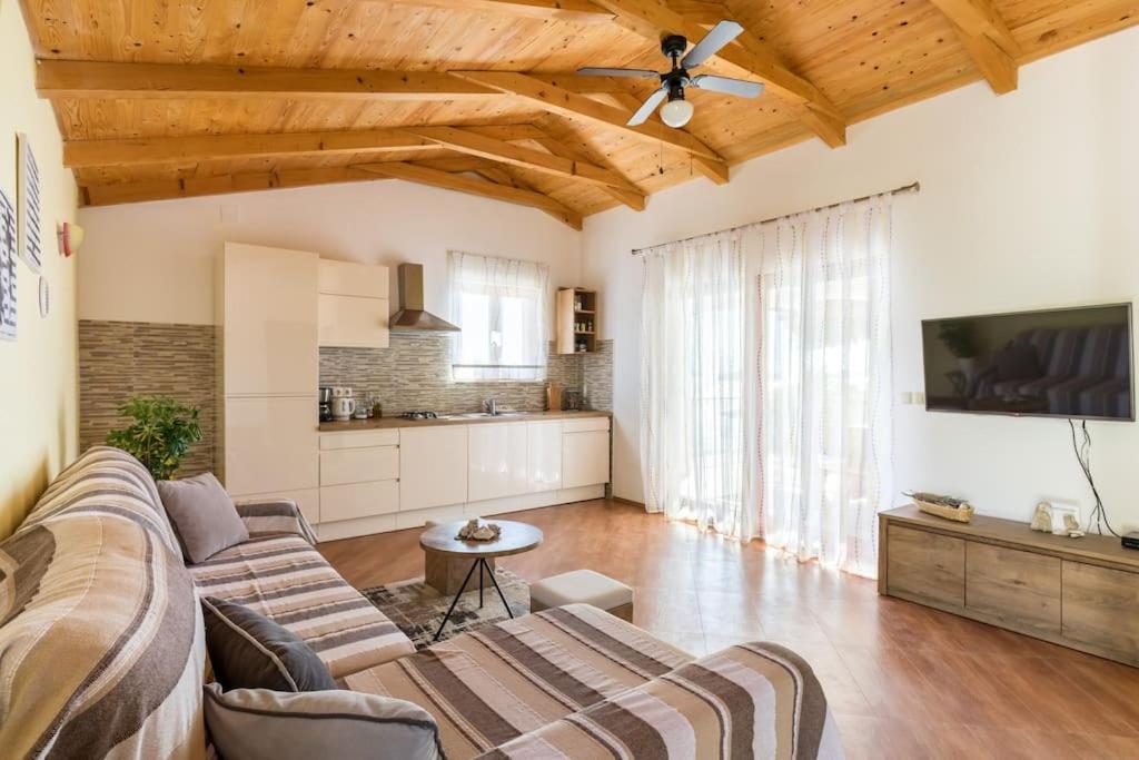 הוילה אוקרוג גורניי Beautiful Bay House Duga מראה חיצוני תמונה