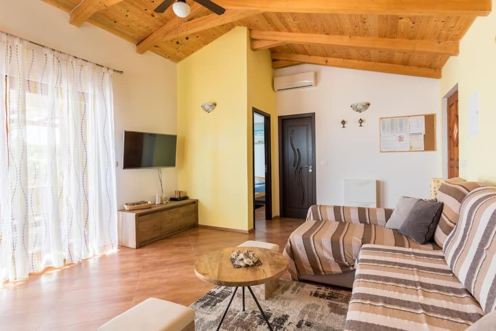 הוילה אוקרוג גורניי Beautiful Bay House Duga מראה חיצוני תמונה